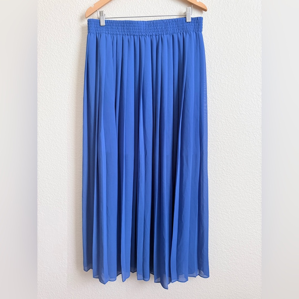 Banana Republic Cornflower Blue Pleated Maxi Skirt NWT Size L